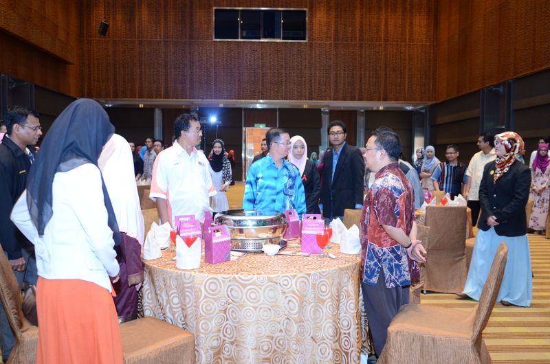 Hi tea alumni  14  078